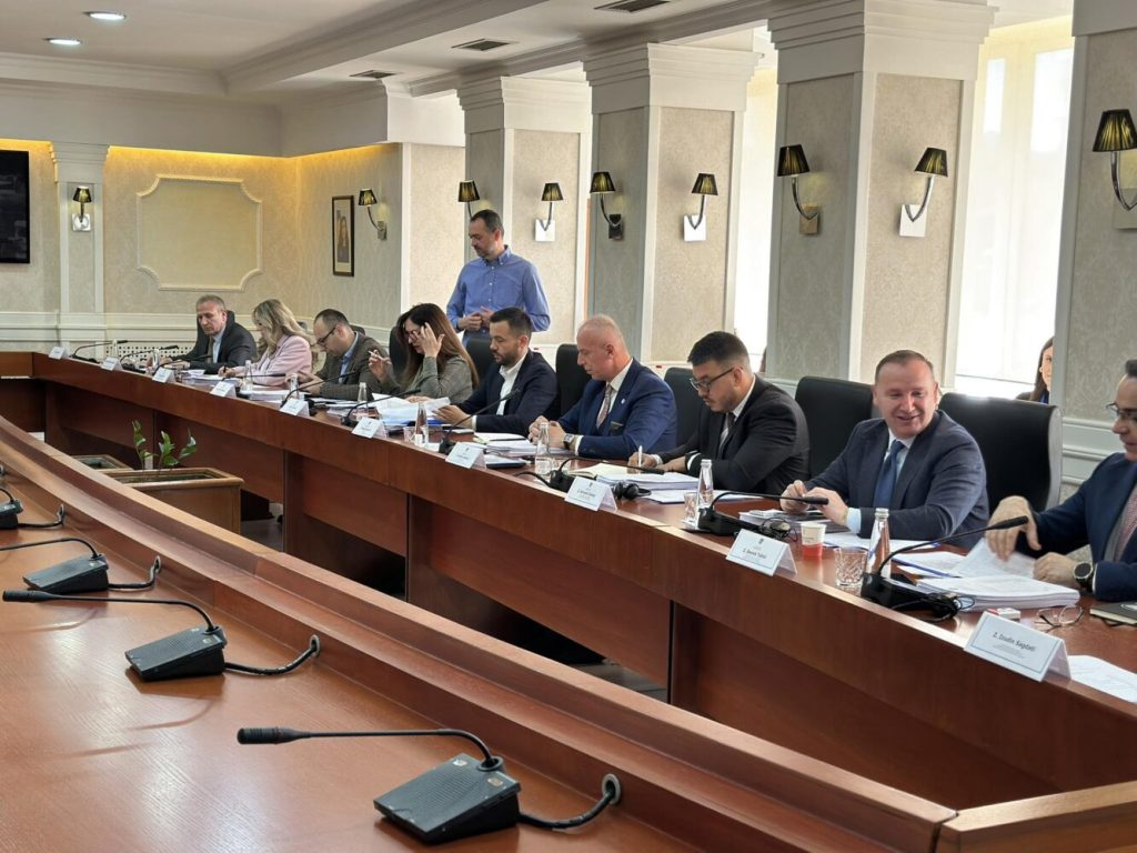Nis intervistimi i kandidatëve për Gjykatën Kushtetuese