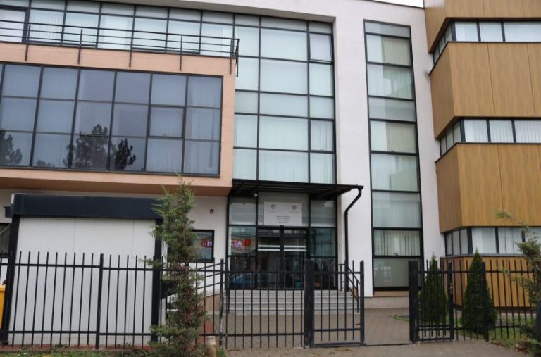 Vdekja e punëtorit në Ferizaj, një person ndalohet për 48 orë
