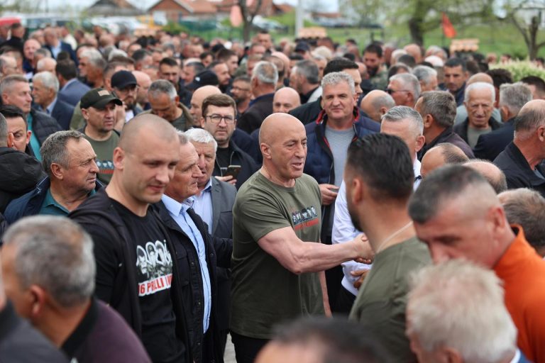 Haradinaj: Homazhe në Gllogjan e Maznik për heronjtë dhe luftëtarët e lirisë