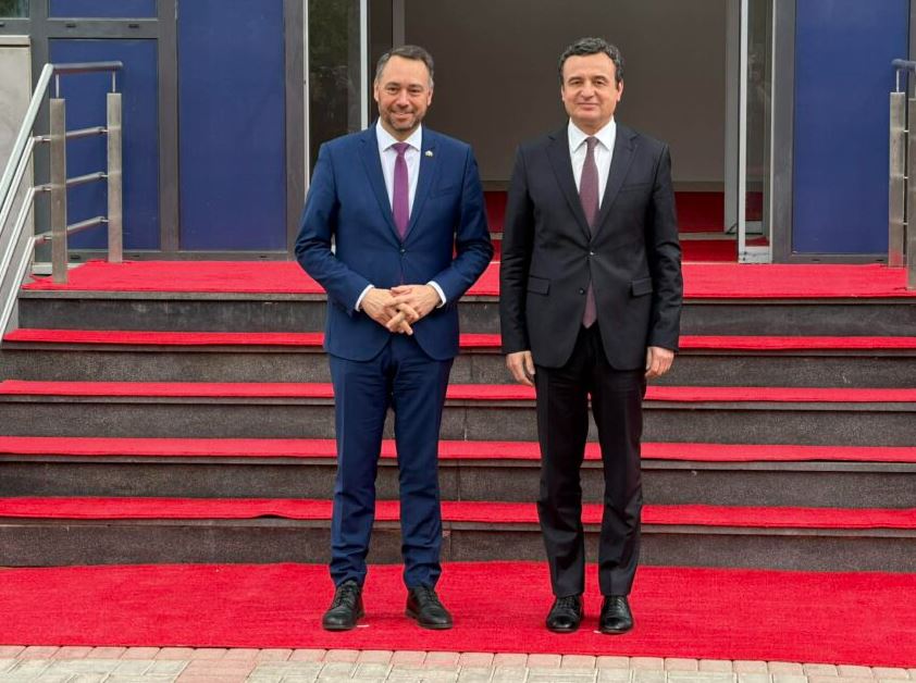 Kurti pret ministrin e Jashtëm të Belgjikës, Maxime Prévot, në Prishtinë
