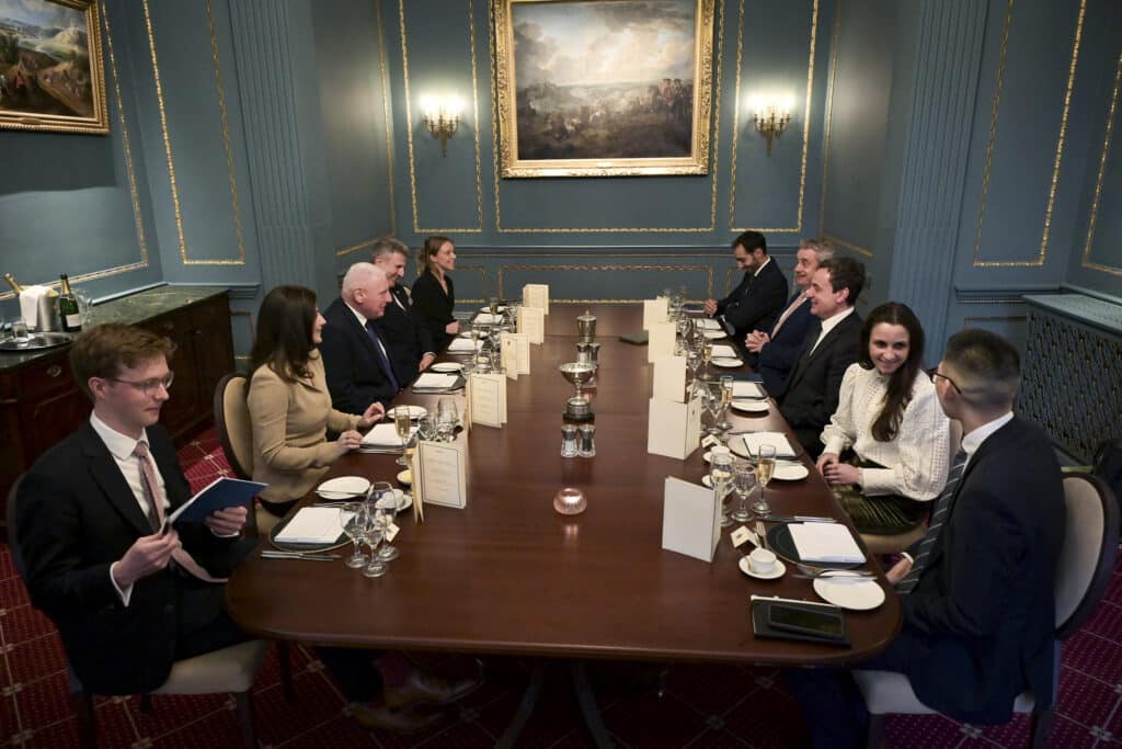 Kryeministri Kurti u prit në darkë nga Ministri i Shtetit për Mbrojtje, Lord Coaker
