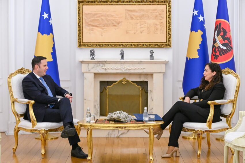 Osmani pritet të takohet me Abdixhikun mes zhvillimeve politike