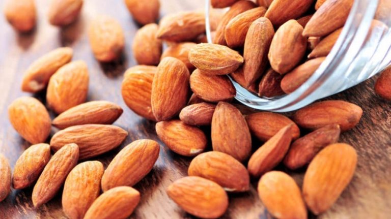 4 bajame në ditë: përfitime të vogla, ndikim i madh 🥜✨