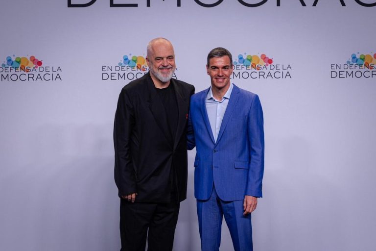 Rama në Spanjë në Samitin për Demokracinë, takime me Sánchez dhe Costa