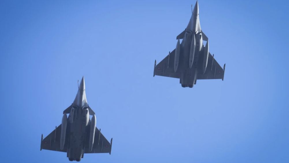 Ukraina godet rafineritë ruse dhe portin në Detin Baltik me dronë