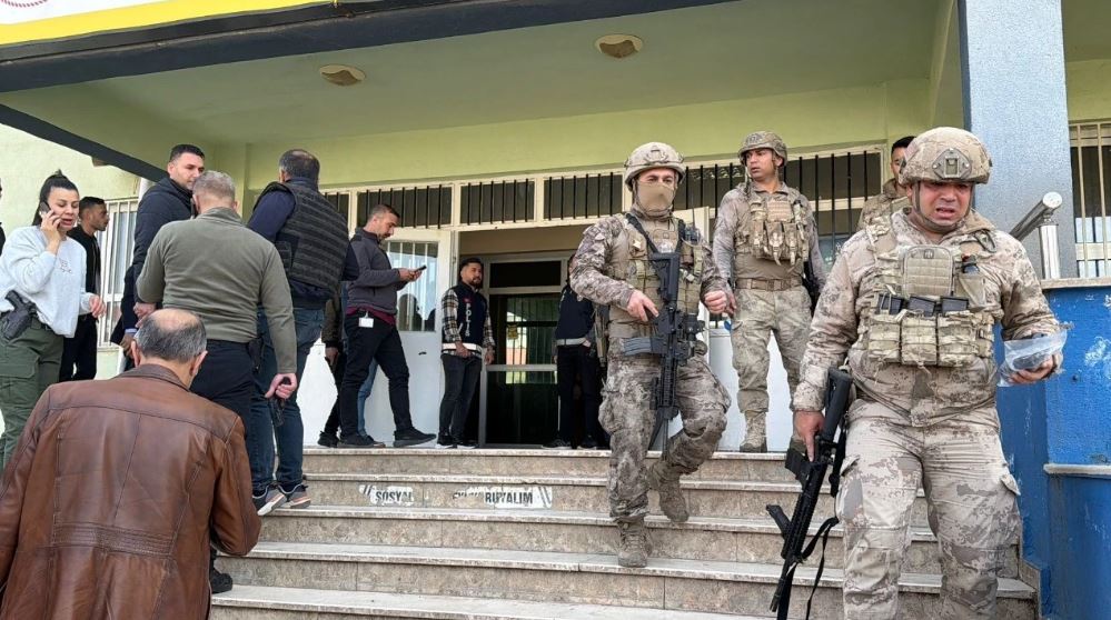 Sulm me armë në shkollë në Siverek, plagosen 16 persona, autori vetëvritet