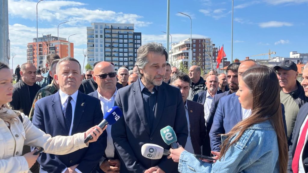 Prishtina përkujton dëshmorët, Rama: Nderojmë sakrificën për liri dhe demokraci