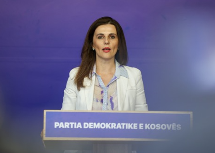Çitaku i bën thirrje Rushitit të tërhiqet: Mos u bë pjesë e lojës politike të Kurtit
