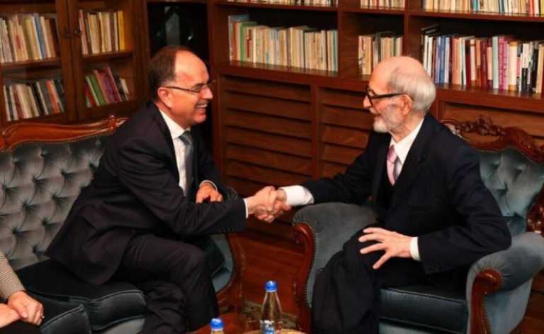Begaj për Qosjen: Një mendje e rrallë e kulturës shqiptare