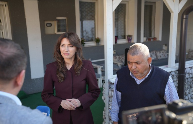 Haxhiu viziton familjen Gashi në Ditën Ndërkombëtare të Romëve