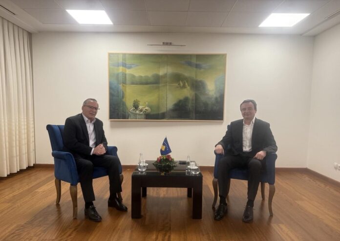 Kurti fton edhe PDK-në për takim mbi çështjen e presidentit