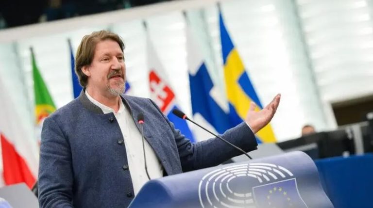 Eurodeputeti Waitz: Kosova ndër më të avancuarat për BE, por e bllokuar politikisht