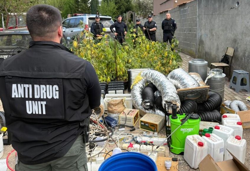 Shkatërrohet laborator droge në Pejë, arrestohet një person