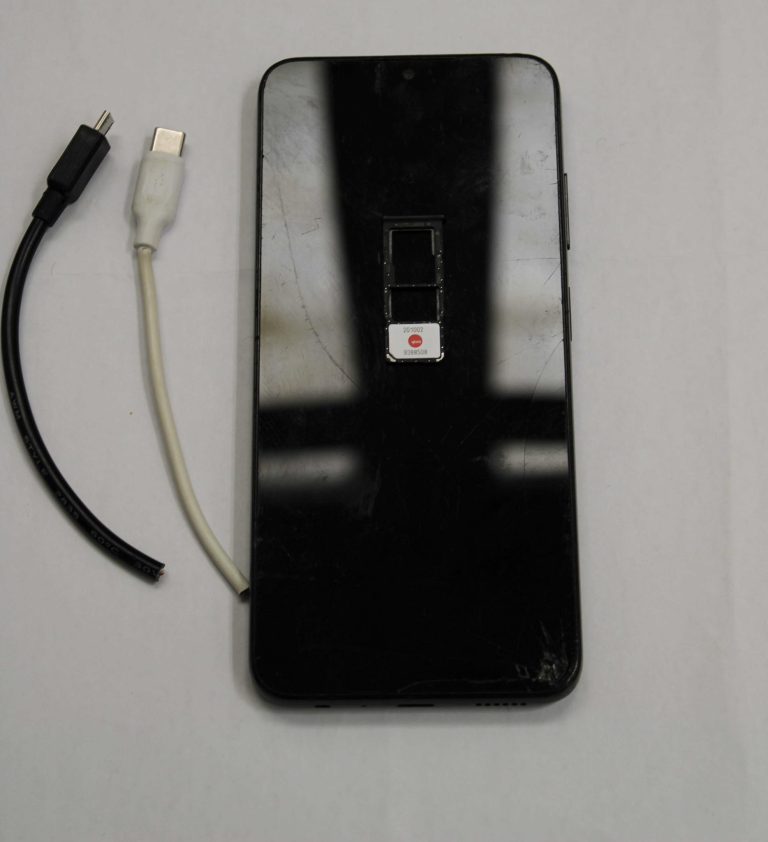 Ndalohet kontrabanda në Burgun e Dubravës, kapen pajisje të ndaluara te një vizitor