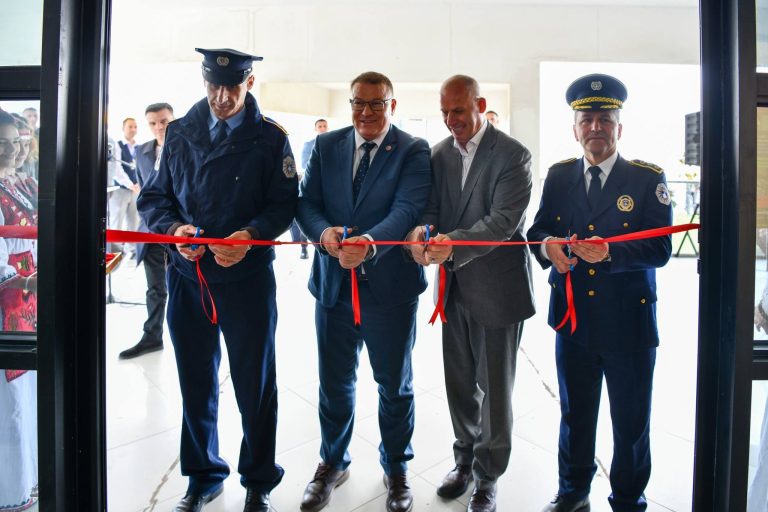 Përurohet nënstacioni policor në Komoran – një hap i rëndësishëm drejt rritjes së sigurisë dhe fuqizimit të partneritetit me qytetarët