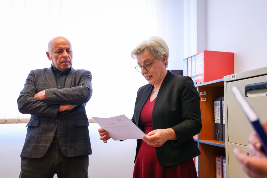 Gërvalla: Ndihma juridike falas garanton barazinë para ligjit