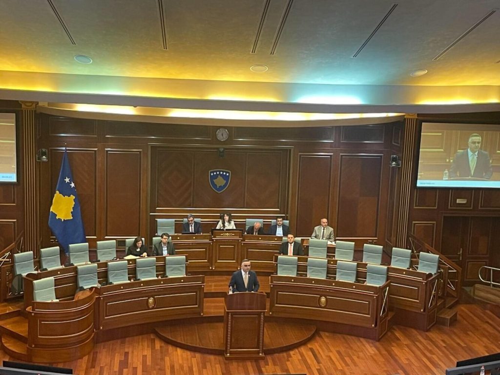 Tahiri kërkon shtyrjen e seancës së Kuvendit për shkak të homazheve në Mejë