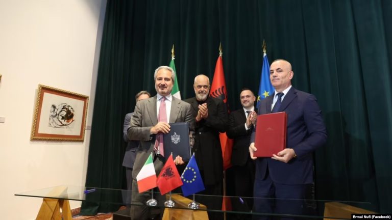 Shqipëria dhe Italia nisin projekt për ndërtimin e anijeve luftarake në Pashaliman