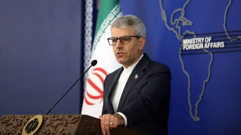 Iran: Kalimi i anijeve përmes Ngushticës së Hormuzit do të lejohet për ata pa lidhje me SHBA dhe Izraelin