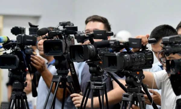 Kosova përmirësohet në lirinë e medias, por mbeten sfida
