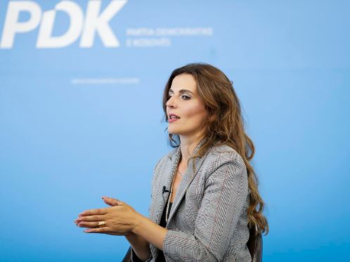 Çitaku kritikon Albin Kurti për udhëtimet jashtë vendit dhe krizën institucionale
