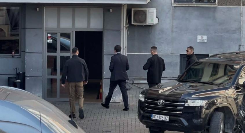 Kurti takohet me Abdixhikun në Kuvend për zgjedhjen e presidentit
