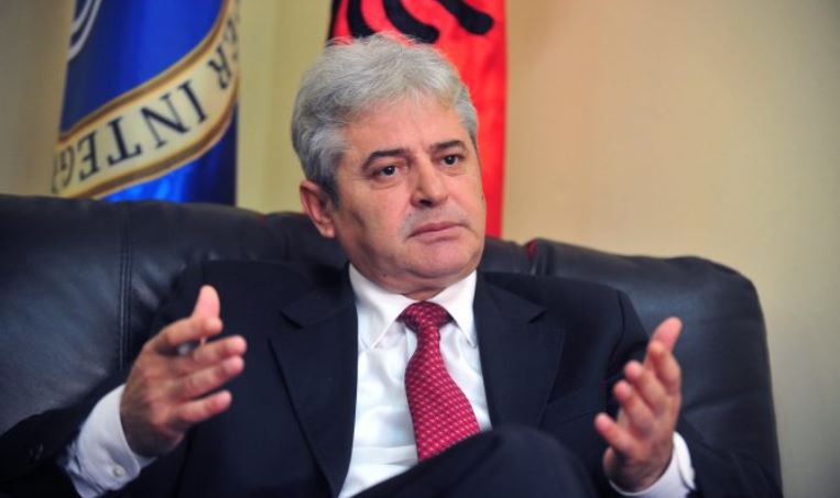 Ahmeti: Gjuha shqipe në rrezik, duhet ta mbrojmë së bashku