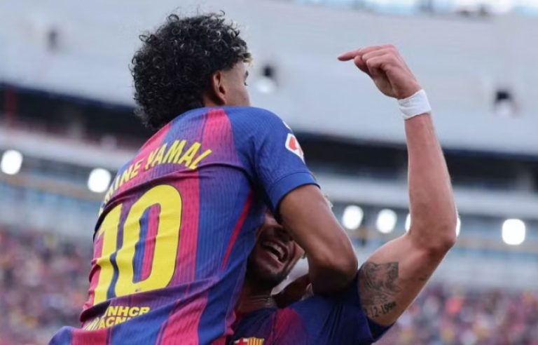 Barcelona shkatërron Espanyolin dhe shkëputet në krye të La Ligës