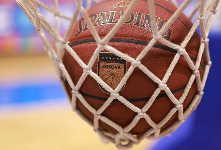 Theranda fiton ndaj Borës, Scott Bamforth shkëlqen me 38 pikë