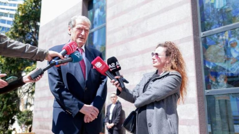 Sali Berisha: Ulja e akcizës së naftës është tallje për qytetarët