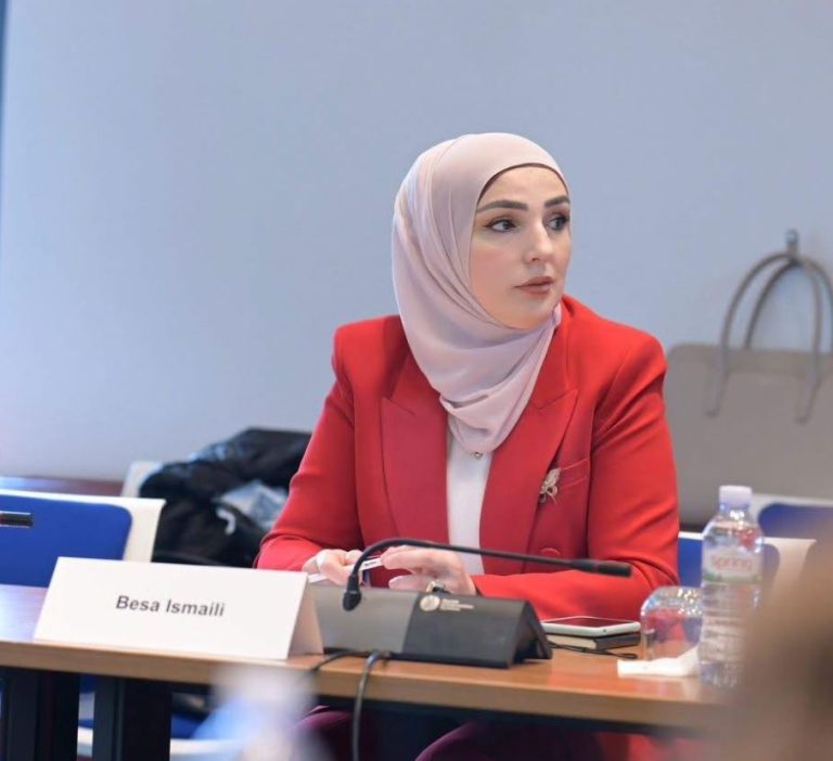 Ismaili: Modeli i Albin Kurtit rrit varfërinë dhe kontrollin mbi qytetarët