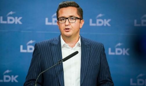 Mustafa kritikon Qeverinë për çmimet e larta të naftës