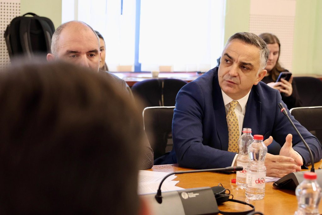 Tahiri: Institucionet kushtetuese duhet të mbrohen nga ndikimi politik
