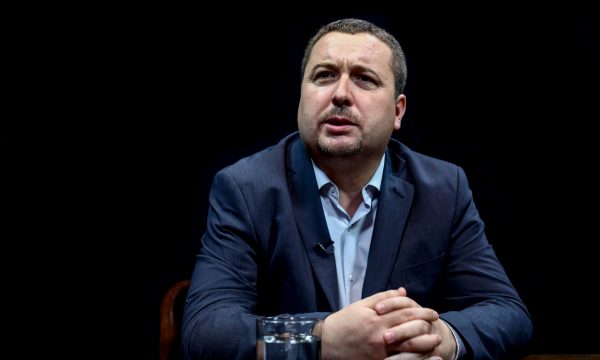 Latifi: Vjosa Osmani po ndërton narracionin e saj politik