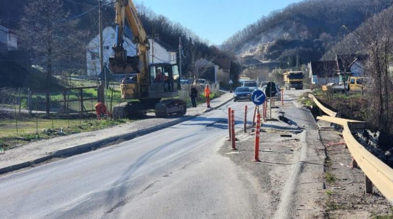 Nisin punimet për sanimin e rrugës në Carralevë