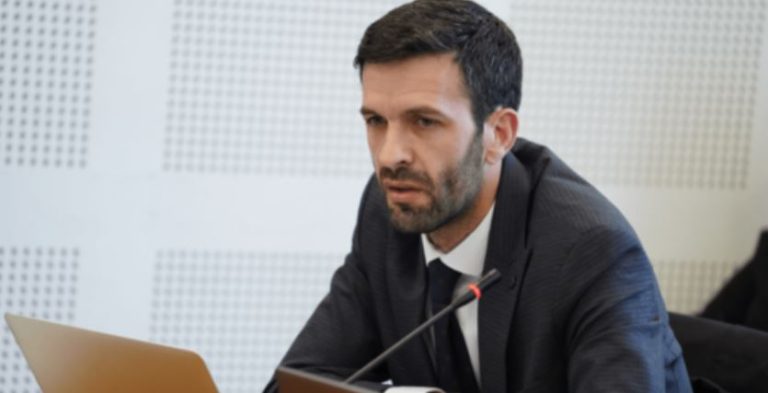 Rrahmani: Praktikat e marketeve rrisin çmimet deri 30%, kërkohet ligj për tregti të brendshme