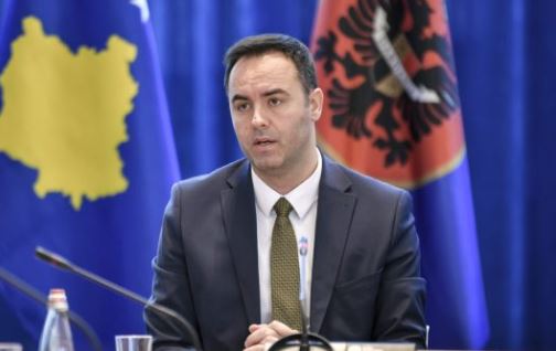 Konjufca: Propozon dërgimin e mësimdhënësve në mërgatë për shkollat shqipe
