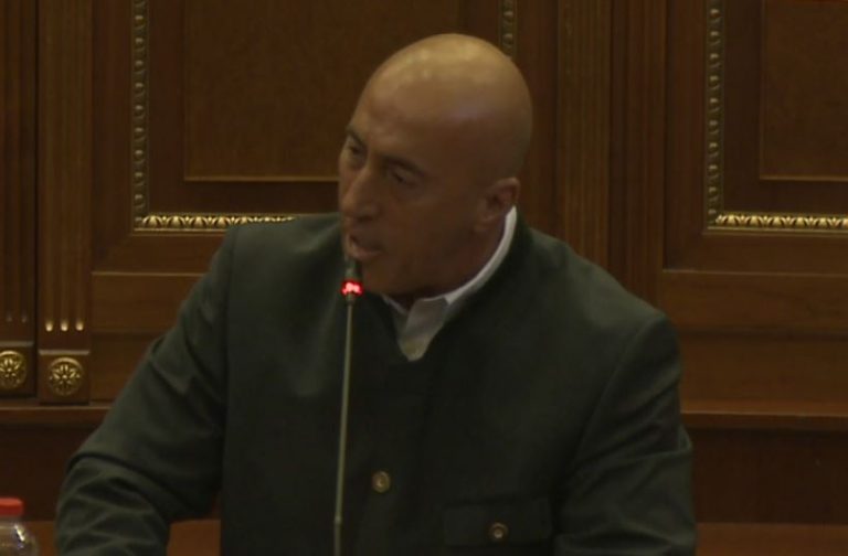 Haradinaj kritikon tenderët njëburimorë dhe procedurat e shpejtuara