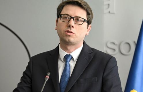Muratit i rriten aksionet në “Tesla”, bien në “Netflix”