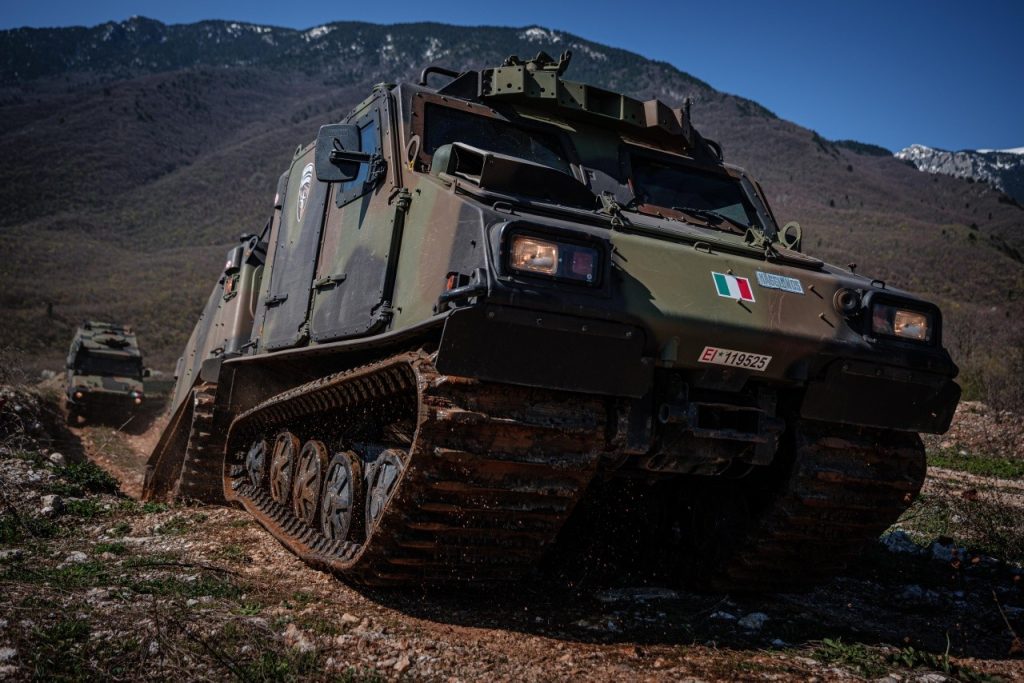 KFOR zhvillon trajnim për vozitje jashtë rrugës në Pejë