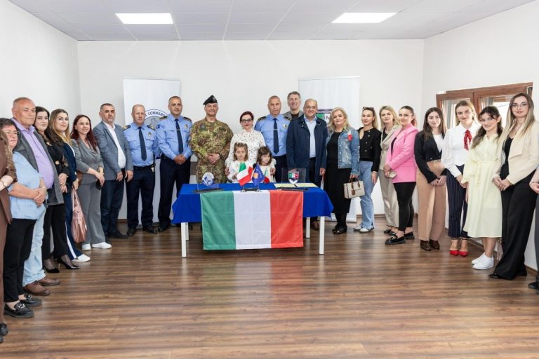 KFOR dhuron mobilje për Komunën e Junikut dhe shoqatën “Hareja”