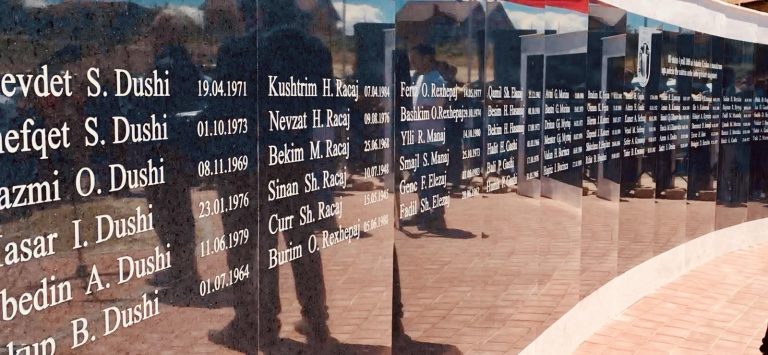 Kurti përkujton Masakrën e Kralanit: Dhimbja mbetet, drejtësia e domosdoshme