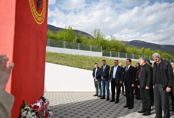 Kurti në Istog: Homazhe për dëshmorët dhe pjesëmarrje në “Istogu Trail”