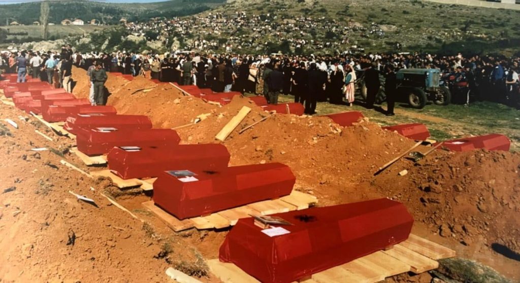Kurti përkujton masakrën në Lubizhdë të Hasit: Një nga krimet më të rënda të luftës