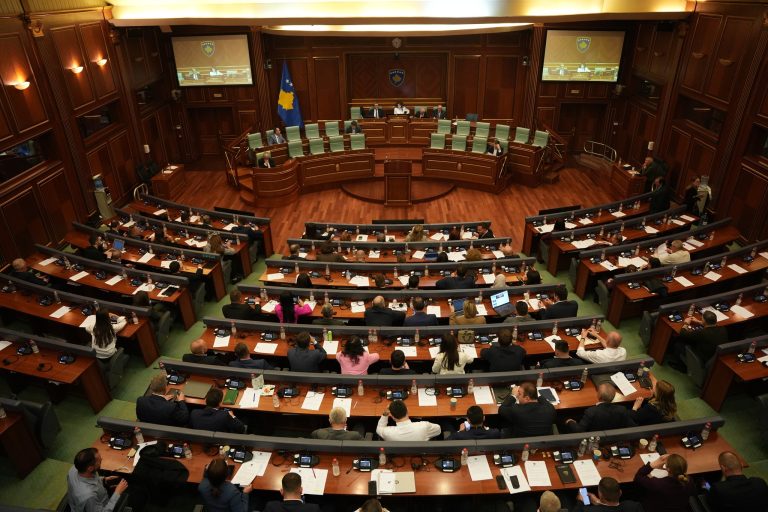 15 ditë afat për Presidentin, pa marrëveshje politike në horizont