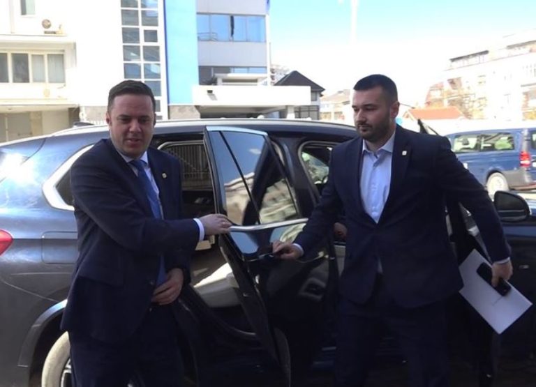 Abdixhiku takohet me Kurtin në Kuvend për çështjen e presidentit