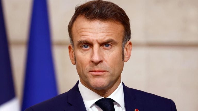 Macron bisedon me presidentin iranian, thirrje për ulje të tensioneve
