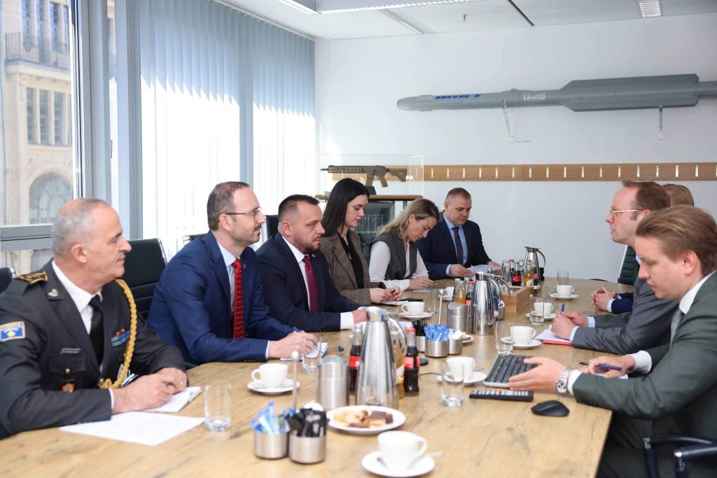 Maqedonci në Gjermani diskuton bashkëpunimin në fushën e mbrojtjes