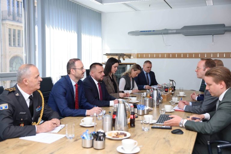 Maqedonci në Gjermani diskuton bashkëpunimin në fushën e mbrojtjes