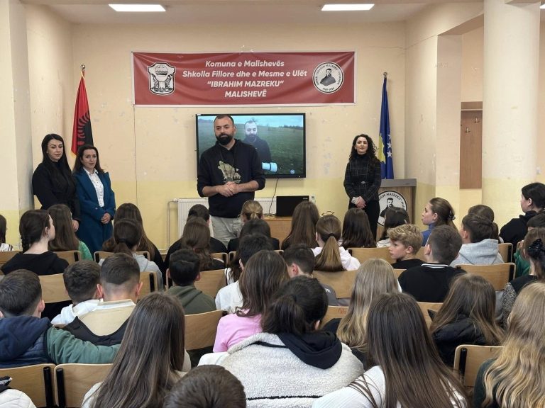 Arian Mavriqi ligjëron në Malishevë për Ditën e Tokës